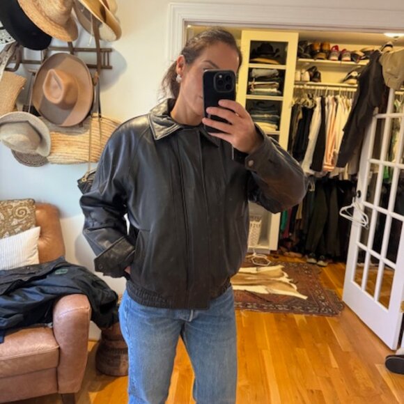 Towne by London Fog Vintage Leather Bomber Jacket - Picture 4 of 7